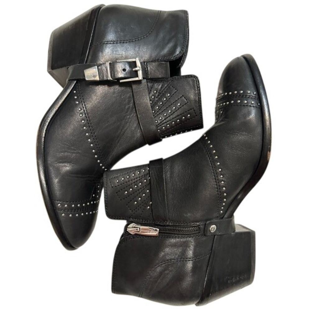 Vince Camuto Dorintina Black Leather Studded Western Ankle Boots 6 Edgy Biker